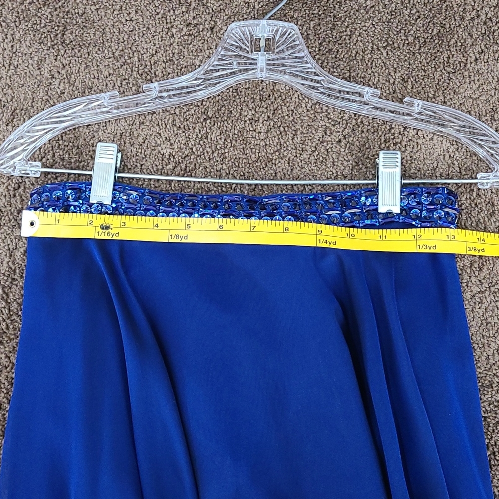 Dress - Picture 9 of 10